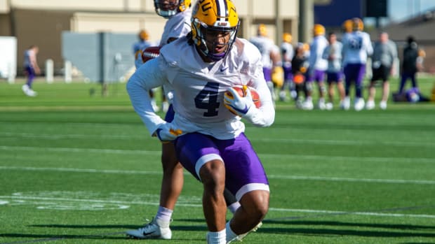 John Emery Jr. runs with the ball as LSU Football held its first spring practice of the season under new Head Coach Brian Kelly. Thursday, March 24, 2022 Lsu Spring Practice 03 24 22